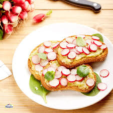 C Est Enfin La Saison Du Radis Et Si On L Invitait Dans Nos Assiettes Alimentation Savoureux Brioche Pasquier