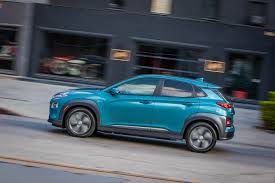 Select up to 3 trims below to compare some key specs and options for the 2020 hyundai kona. 2020 Hyundai Kona Review