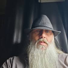 I know I'm american and not very pretty, but can I still get a like from  you? ❤️