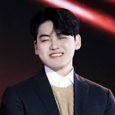 tổn thương quá tr kiểu chung fandom thấy hoạt động sôi nổi cũng tin tưởng  mà đùng cái b ôm hơn 12m chạy… khót to lun