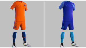 Nu met witte flitsende strepen op de mouwen. Klassiek Oranje En Nassaublauw In Nieuw Tricot Nederlands Elftal Nos