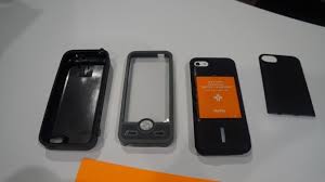 هذا أول جراب ضد الماء يقوم بشحن هاتفك الأيفون Ces2014 التقنية بلا حدود
