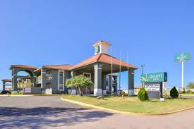 Was traveling to nm from tx and stopped for the night in van horn. Quality Inn Hotel In Van Horn Tx