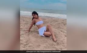 As of 2021, nia sharma is possibly single. Viral Nia Sharma On The Beach The Internet Is Obsessed