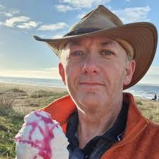 Paul Bewick (@paulthemackemm) • Threads, Say more