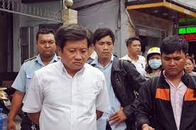 Sinh năm 2000 nhưng cô gái này có tiểu sử rất nổi bật trong giới anh đã từng phải theo học ở tu viện từ khi còn nhỏ và cũng sớm thể hiện năng khiếu ca nhạc của mình ở đây, trong ca đoàn thì anh chính là người nhỏ. Tiá»ƒu Sá»­ Ong Ä'oan Ngá»c Háº£i