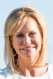 Sandy Senn's Instagram, Twitter & Facebook