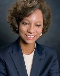 Laura Dunston's Instagram, Twitter & Facebook