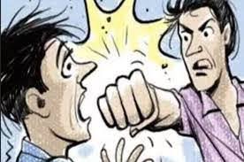 तामसा येथे भर चौकात सिनेस्टाईल हाणामारी; हॉटेलमध्ये घुसून मारण्याचा प्रयत्न