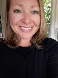 Julia Melton's Instagram, Twitter & Facebook