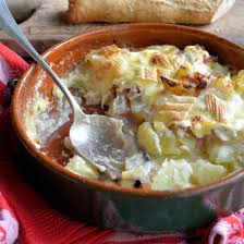 Ski Chalet Supper Tartiflette Savoyarde With Reblochon Cheese Side Recipes Recipes Milk Recipes