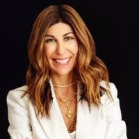 Leslie Doherty's Instagram, Twitter & Facebook