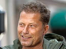 Klassentreffen 1.0 123movies watch online streaming free plot: Til Schweiger Dreht Klassentreffen 2 0 Bei Fehrbellin