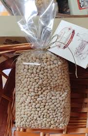 La fagiolina del trasimeno di angelo passalacqua il più piccolo di dimensione tra i fagioli vigna, la famiglia proveniente dall'africa e poi partita per altri luoghi, l'europa, il medio oriente e l'oriente. Antica Spezieria E Drogheria Eredi Bavicchi Di Galli Antonio Fagiolina Del Trasimeno Bianca Da 250 G