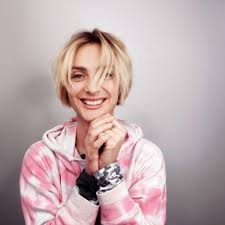 Listen to music by barbora poláková on apple music. Bara Polakova Presunuto Club Warehouse