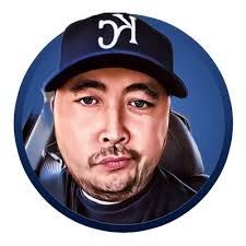 Dennis Burris II (@KCBurdog)