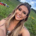 Amy Beebe's Instagram, Twitter & Facebook