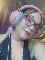 New Twitch Streamer Playing Fortnite and Other Games