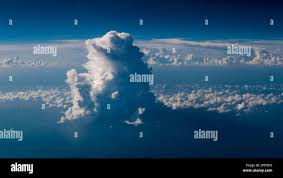 Cumulus nimbus fotografías e imágenes de alta resolución - Alamy