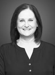 Paula Knapp's Instagram, Twitter & Facebook