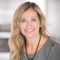 Lindsey Laird's Instagram, Twitter & Facebook