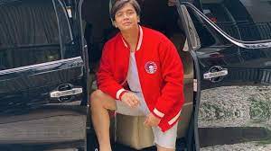 Billy syahputra dan hilda vitria. Makin Kurus Billy Syahputra Turun Berat Badan Sampai 7 Kg Akibat Putus Dari Amanda Manopo Tribunnews Com Mobile