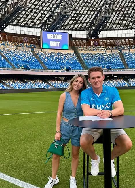 McTominay's stunning girlfriend sends social media into meltdown after  Napoli's Scudetto win — Tribuna.com