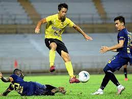 Penyokong wanita turut menunjukkan minat menyaksikan perlawanan secara langsung di stadium. Bolasepak Liga Malaysia 2020