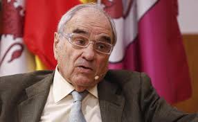 Rodolfo Martín Villa y Juan Vicente Herrera firman el manifiesto en defensa  del reinado de Juan Carlos I