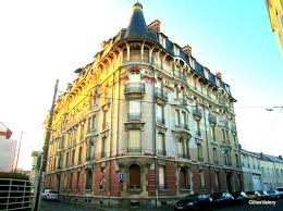 Leve De Soleil Sur L Immeuble De La Rue Eugene Fousset A Orleans Beaux Batiments Lever De Soleil Immeuble