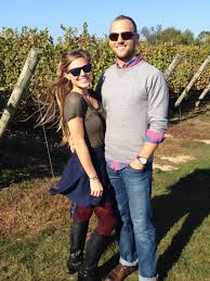 Perfect Fall Winery Outfit Posar