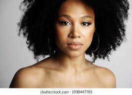 Retrato de belleza de una joven Foto de stock 1930447793