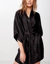 Remplacez votre vieux peignoir par du satin du printemps à l'automne ! Robes De Chambre Femme Peignoirs Femme Asos