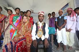 Il s'agit d'un mariage arrangé où la famille impose le mariage à un enfant. 115 Millions De Garcons Et D Hommes Maries Durant Leur Enfance A Travers Le Monde