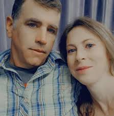 Does anybody know of a company that can deliver water for a pool?