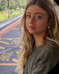 Jessica Pinson's Instagram, Twitter & Facebook