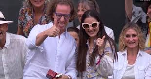 Wimbledon fan proposes during Novak Djokovic match as star requests wedding invitation