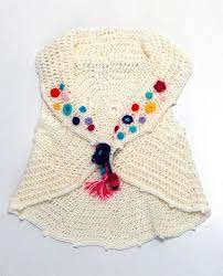 La verdad es que no se me ocurre una combinación más invernal que una lana gruesa de color natural, ochos tejidos y piel y aunque yo en sevilla tendré pocas oportunidades de usarlo, será un gran. Chaleco Tejido A Crochet Para Ninas 120 00 Tejidos Crochet Chalecos Chalecos Tejidos Croche