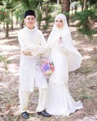 Malam ini merupakan malam pertama d & l sebagai suami istri. Paling Keren Baju Nikah Pria Melayu Jm Jewelry And Accessories