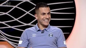 Marcelo grohe (born 13 january 1987) is a brazilian professional footballer who plays as a goalkeeper for grêmio and the brazil national football team. Bola Da Vez Marcelo Grohe Goleiro Do Gremio Watch Espn