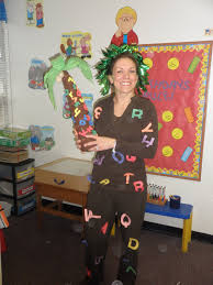 I Can Just See Melissa Dressing Up As A Chika Chika Boom Boom Tree For Her Kinder Clas Teacher Costumes Teacher Halloween Costumes Preschool Halloween Costumes