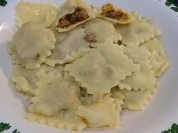 Selbst Gemachte Ravioli Mit Hackfleisch Lauch Fullung Eine Bewertung Und Fur Sehr Lecker Befunden Mit Por In 2020 Ravioli Ravioli Fullung Rezept Ravioli Rezept