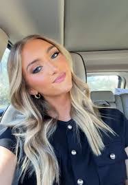 Lacey Cantrell's Instagram, Twitter & Facebook