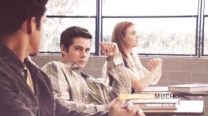 Whenever he flashes that mischievous grin and you find yourself momentarily. Dylan O Brien Gifs Primo Gif Latest Animated Gifs
