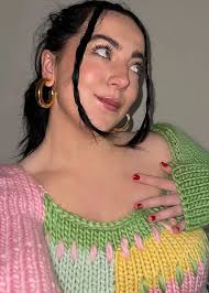 Alisha, 14, réalta Matilda, ainmnithe do ghradam Forbes