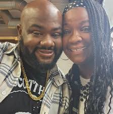 Efrem Robinson's Instagram, Twitter & Facebook