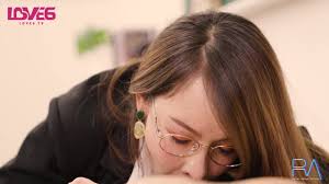 Weng Yucheng - Voyeur long-legged teacher changing clothes but punished by  lewdness