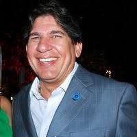 300+ perfiles de «Juan José»