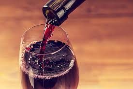 Restaurants Are Now Allowed To Deliver Alcohol In Iowa