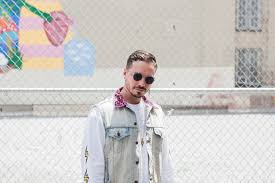 J balvin has come through with his new single tu veneno, the second track from his forthcoming madeintyo releases his new album never forgotten with features from wiz khalifa, j balvin. J Balvin Is A Man With A Mission Making Reggaeton Global The New York Times